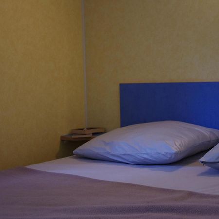 فندق Camping La Bergerie La Chapelle-Achard الغرفة الصورة