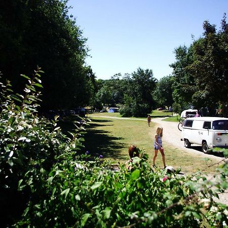 فندق Camping La Bergerie La Chapelle-Achard المظهر الخارجي الصورة