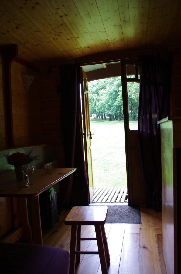 فندق Camping La Bergerie La Chapelle-Achard المظهر الخارجي الصورة