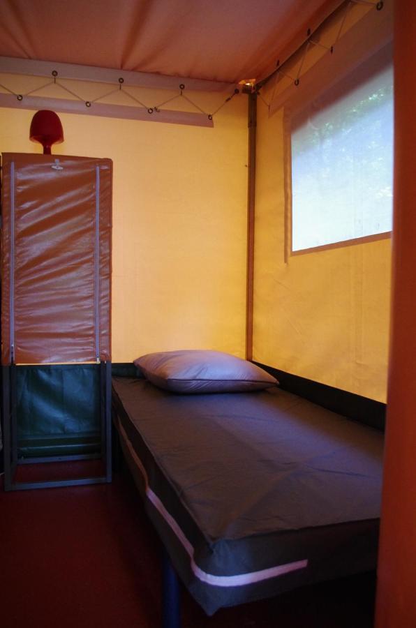 فندق Camping La Bergerie La Chapelle-Achard المظهر الخارجي الصورة