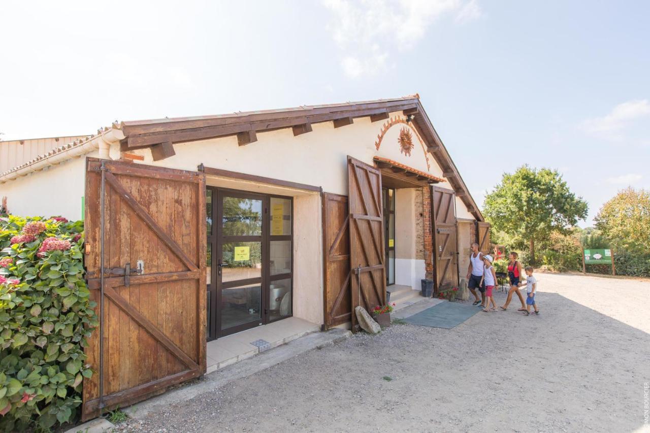 فندق Camping La Bergerie La Chapelle-Achard المظهر الخارجي الصورة